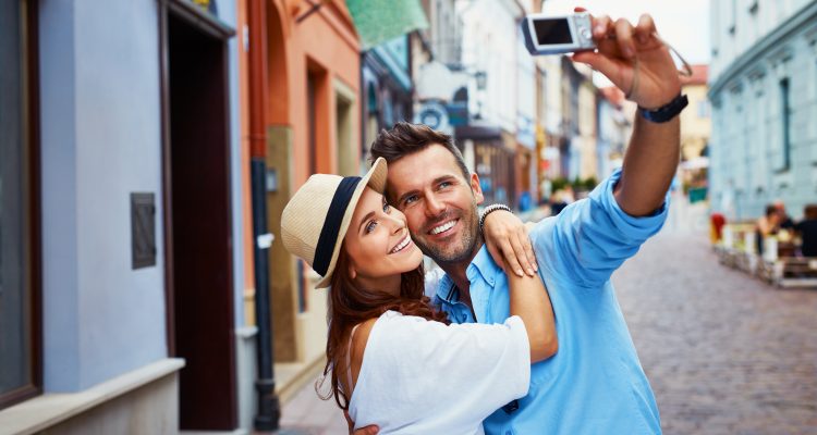 Tips for the Perfect Engagement Ring Selfie